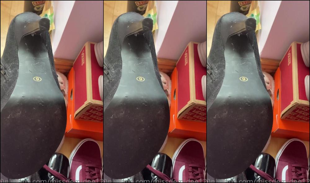 Missdemidee Once Again A Loser Paid For This Boot Shoe Slipper Cleaning And Humiliation Whilst S