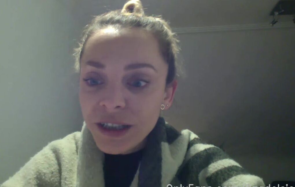 Lizadelsierra Stream Started At Pm Merci