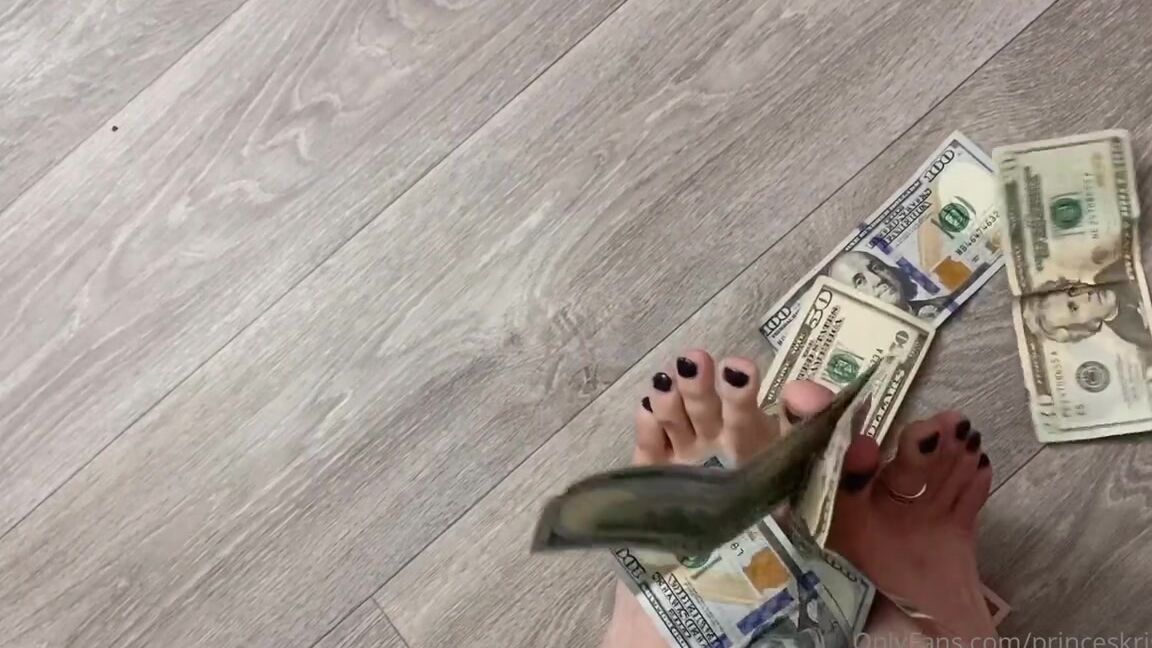 Princes Kristina Nicknamed Princeskristina Onlyfans My Feet Deserve To Be Showered With Both You And Your Can T Deny That