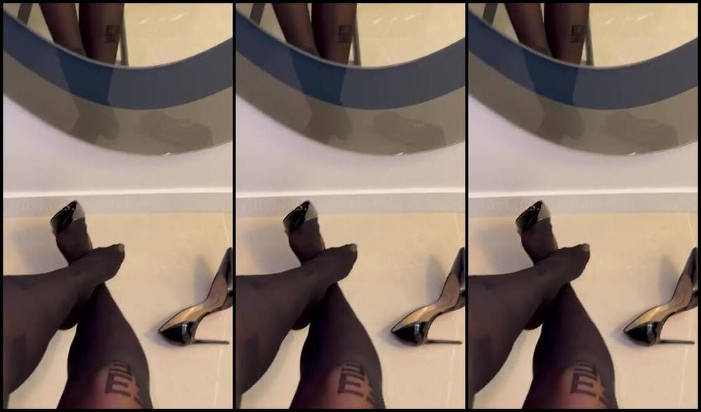 Jessyfeetparis75 Onlyfans Vido Spcial Footworship Nylon Tights Louboutin Un Vrai Kiff Cette Vido Gicle Bien Tips