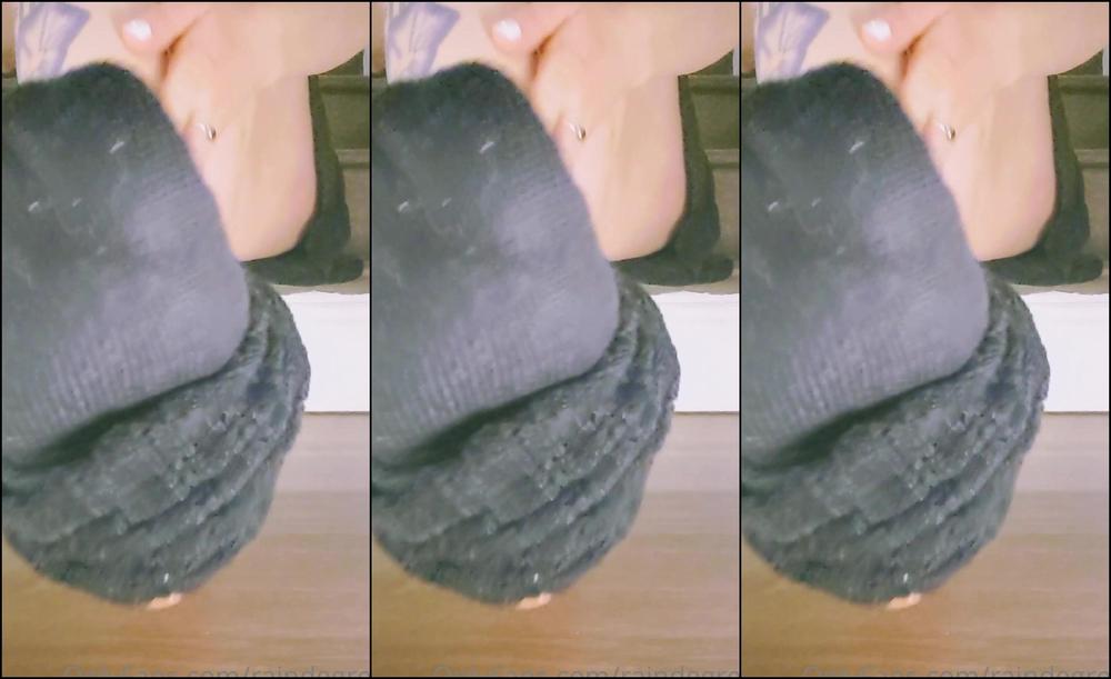 Raindegrey 2576612582 08 27 2022 Custom Request Slowly Taking Off Socks And Applying Lotion To My Feet Without Saying Anything You