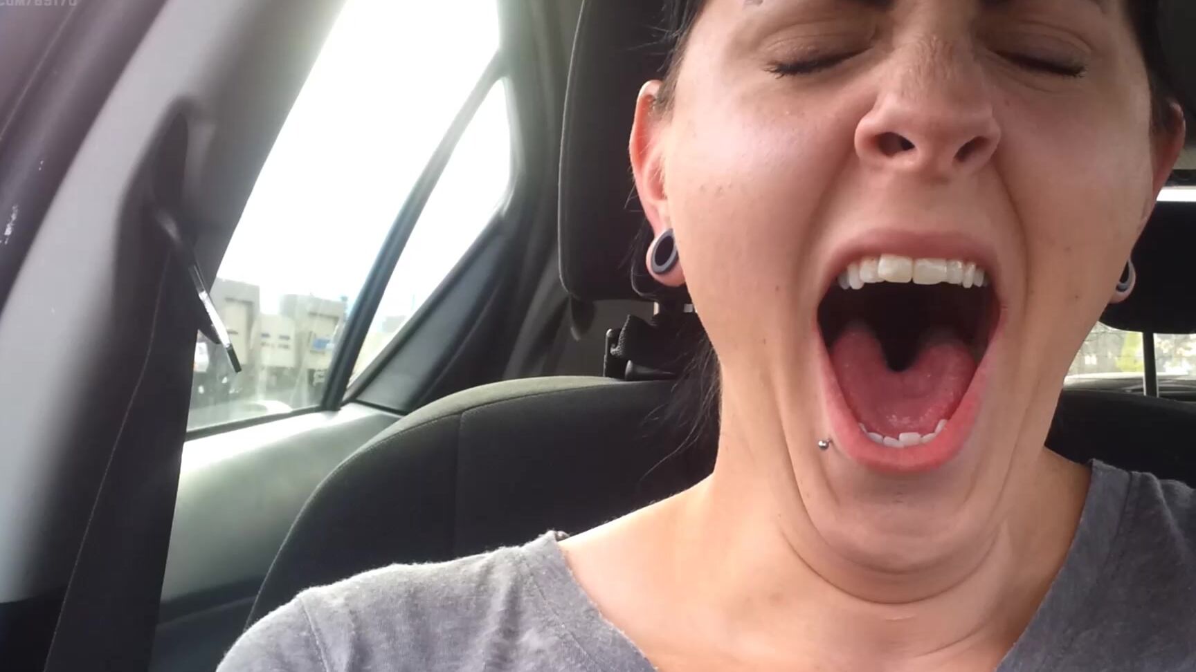 Booty U Yawning In The Car
