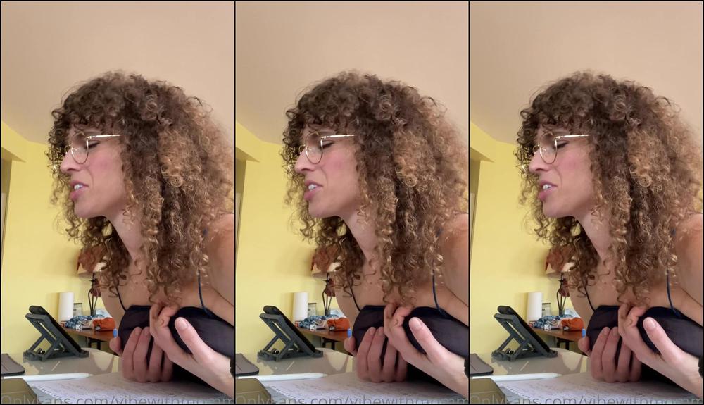 Vibewithmommy Video Of Mommy Doing A Voice Note And Getting Super Turned On I Love Voice Notes And Acti