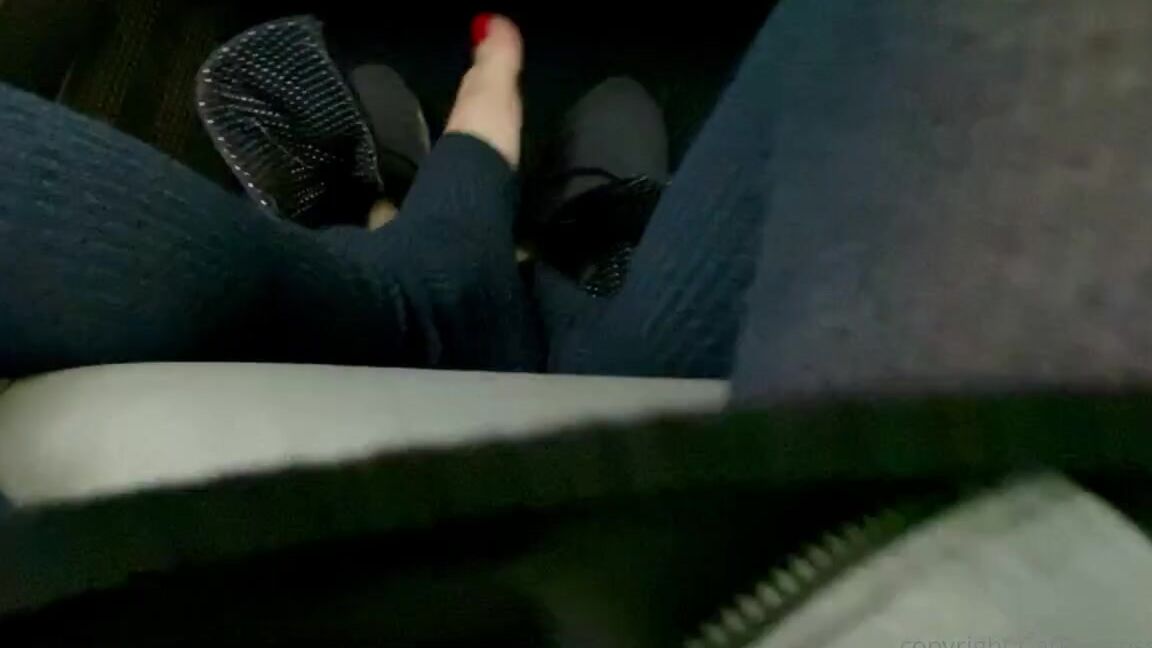 Catprincessfeet Onlyfans Train Feetwould U Look 1