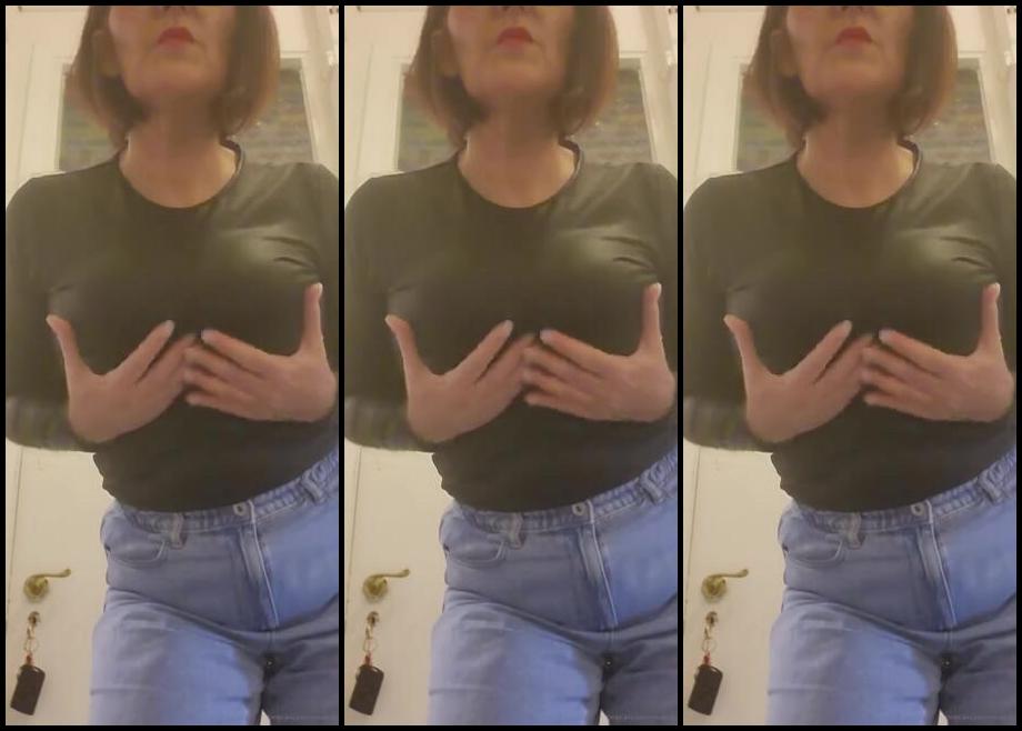 Miss B Nicknamed Missb52S Onlyfans 09 02 2022 Worship Me When Im Out With Freinds