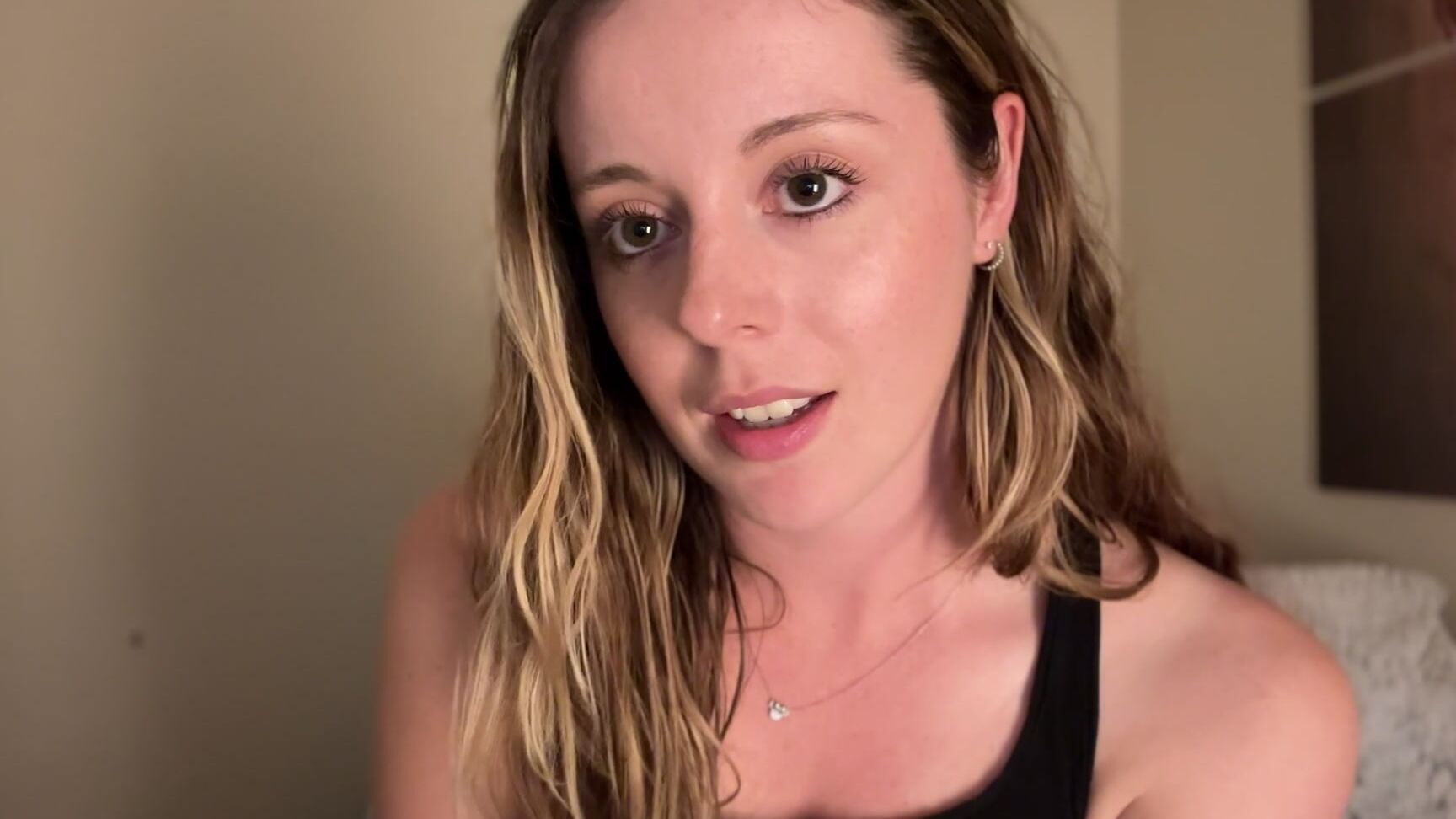 Nadiafoxx An Innocent Librarian Seduces You Turns Out She Reads Onlyfans XXX