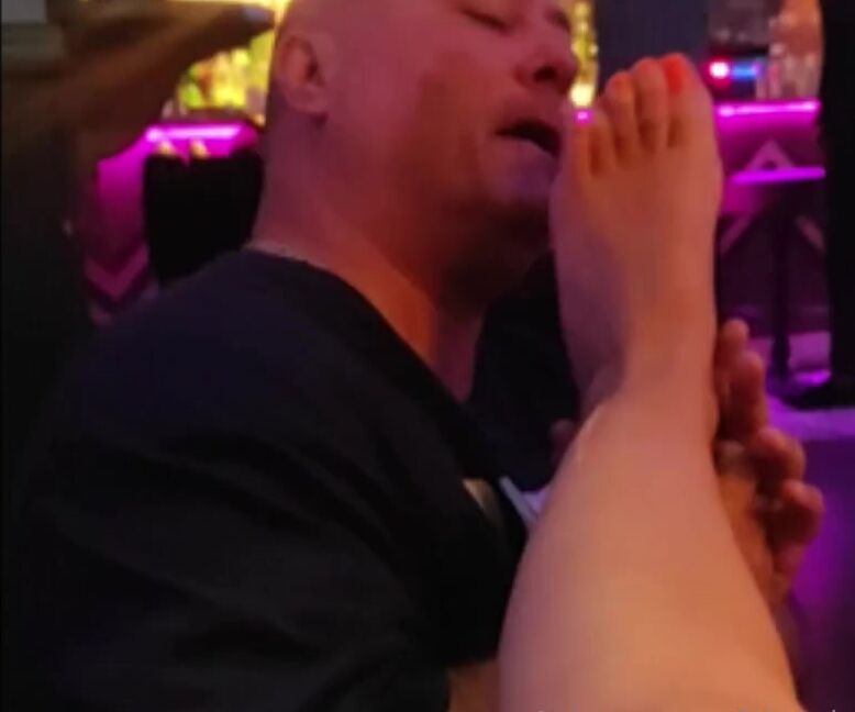 Miss Fair Trade Feet Nicknamed Fairtradefeet Onlyfans 06 10 2024 Dirty Toes Sucker Dirty Toes Sucker Is Always Ready To Clean Up My Feet And Even