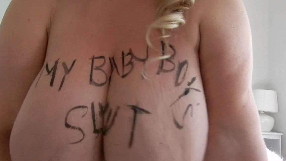 Desiree Wild Mom Amusing Baby Boy Writing On Body Mom