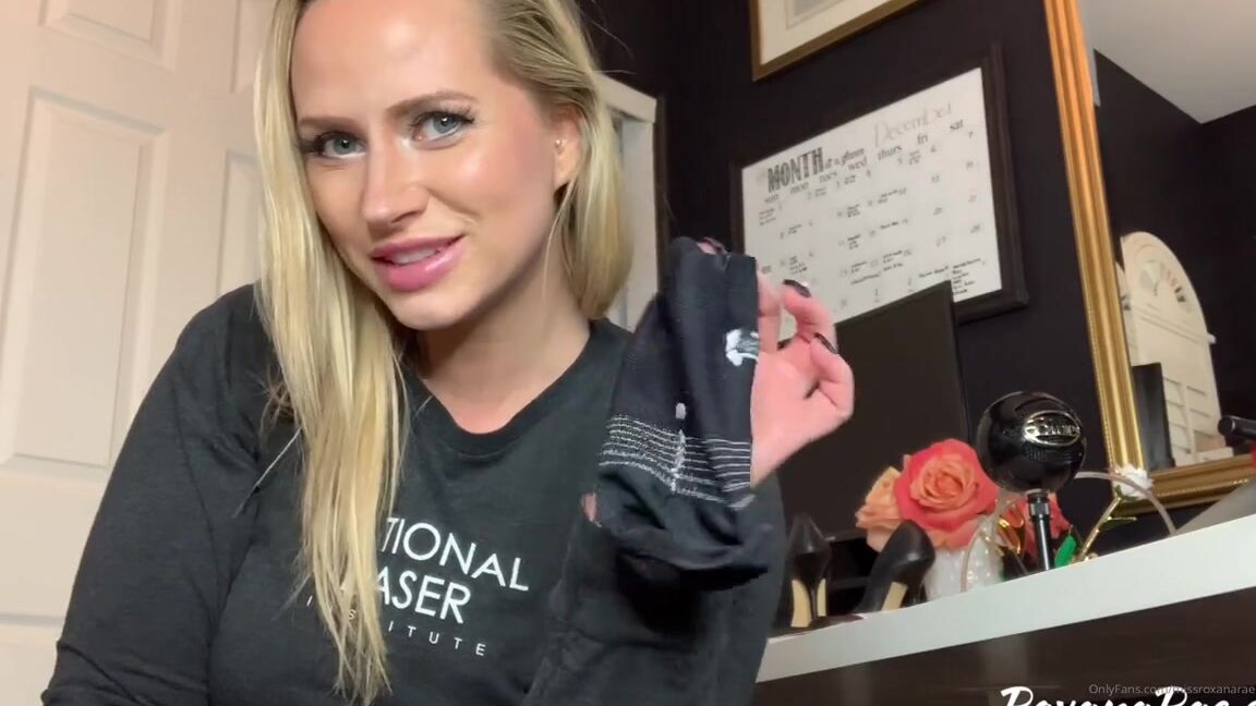 Goddessroxanarae Nicknamed Missroxanarae 02 14 2020 Onlyfans Video Just Got Back From The Gym I Bet You Want To Jerk To My Smelly Socks