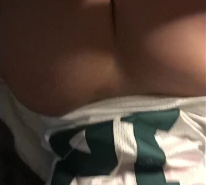 Big Ass Step Sis in Packer Jersey_PNWhomevideos PornHubPremium