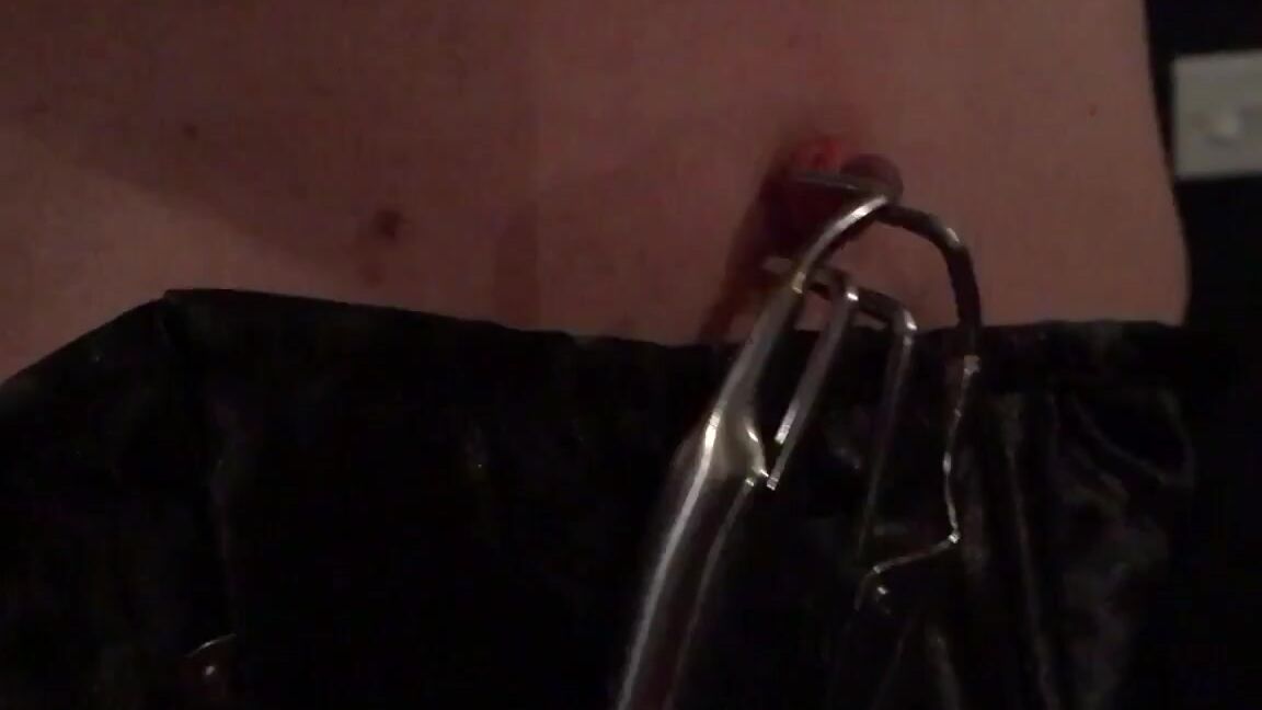 Goddess Gynarchy Utting Elastic Bands On Roxy S Nipples With An Elastr