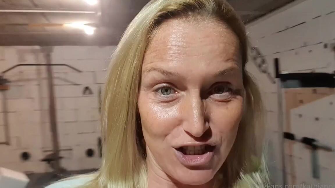 Kathianobilixx Findom 12 14 2021 Onlyfans Video Update In My Home Gym