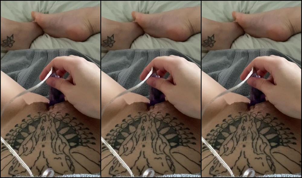 Kiki Kitsune Watch Me Use My Vibrator And Then My Dildo For A Bunch Of Toe Curling Orgasms