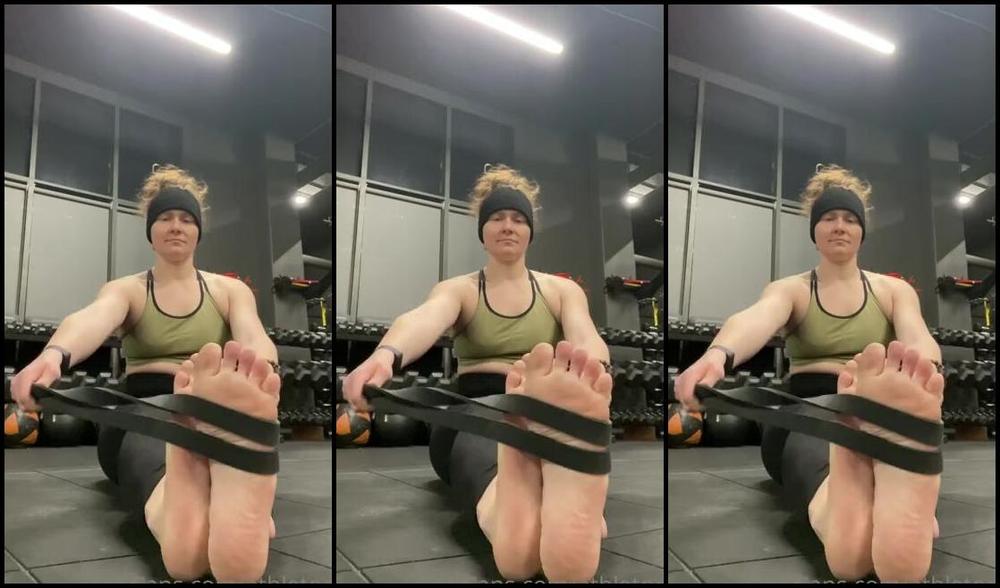 Athletoes Nicknamed Athletoes Onlyfans I Smell So Bad I Cannot Wait To Shower But First We Need To Stretch