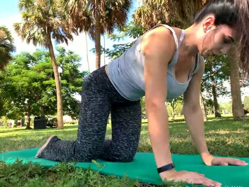 Kittibelle Yoga In The Park With Seandimarco