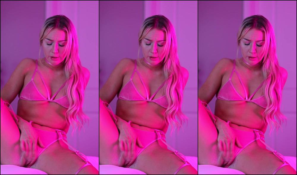 Samxxsparks I Felt So Sexy In This Little Pink Outfit That I Had To Cum