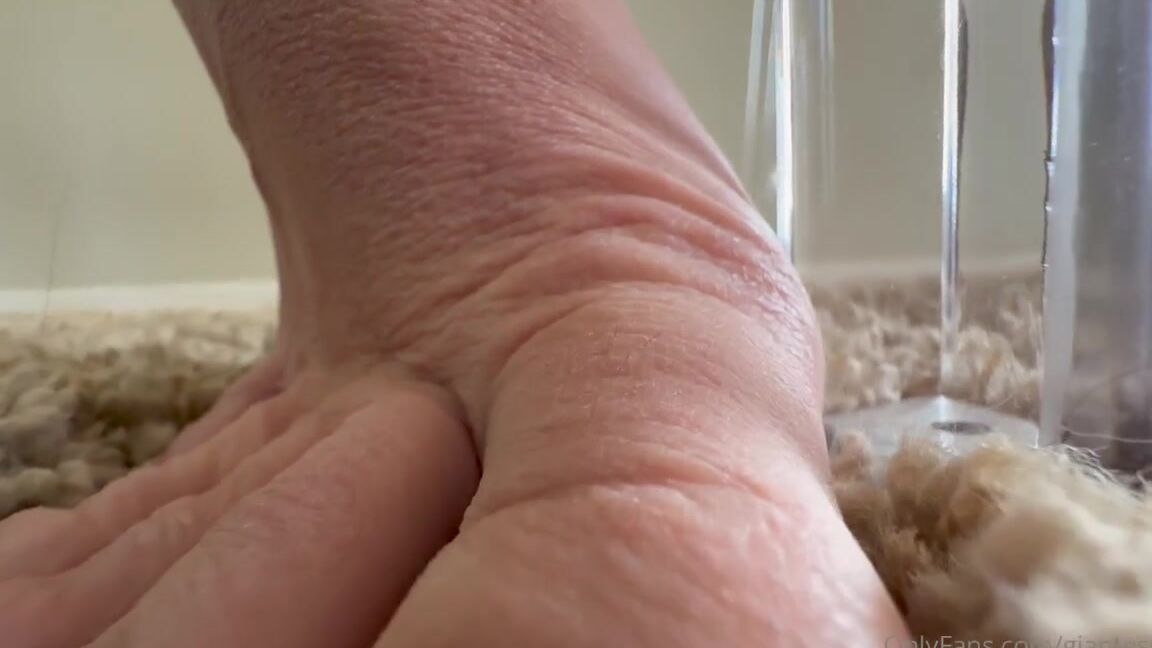 Giantess Tara Nicknamed Giantesstara 01 21 2025 Onlyfans Video Cum Join The Party