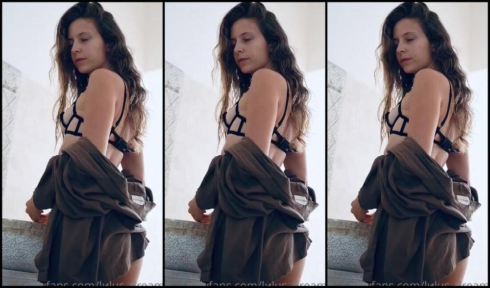 Lulus Dreamz Nicknamed Lulus Dreamz Onlyfans Bathroom Stories 8