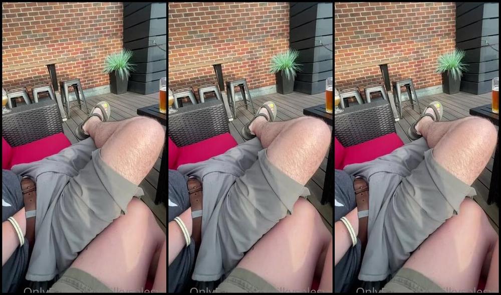 Silkysolesyyc Onlyfans A Short Text Exchange Between Cuckold Yyc And I And Of Course Ive Included The Naughty Video I