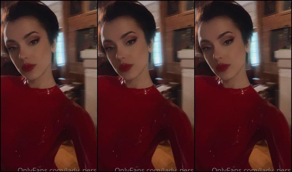 Lady Perse Latex In Old Polish A Historic Manor House