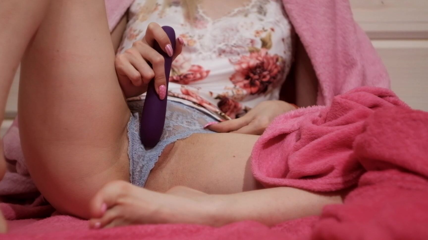 Kira Loster Vibratoramppussy In Blue Pants Day