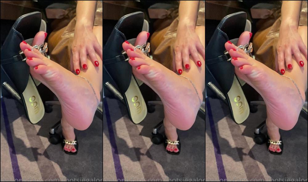 Footsiegalore Boss Footsie Is In The Building