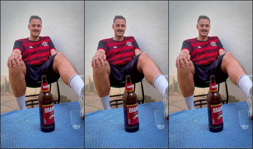 Brfootmodel 2712383417 12 10 2022 Size 18 Of Bigfootrio52 In Socks And Flip Flops