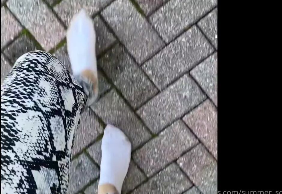 Summer Solesis Nicknamed Summer Solesis Onlyfans Went For A Walk To Mail Off Some Socks