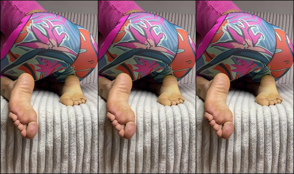 Froggeefeetvip My Ass Need To Be Worshiped Not Just Feet Come On Boy You Have Stuff To Do