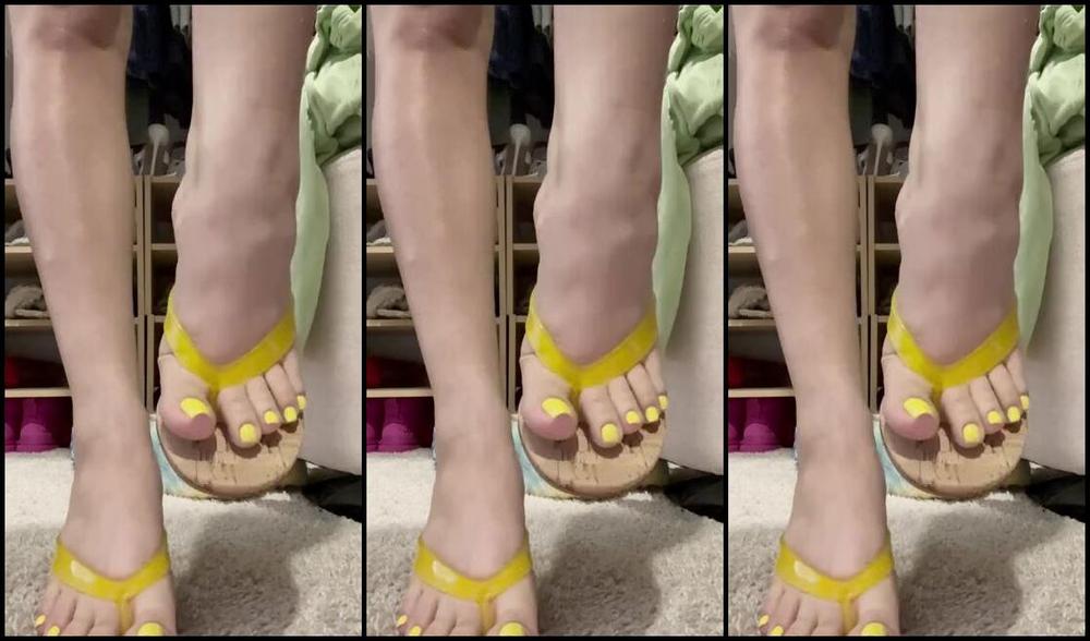 Sweetiestoes Aka Yourfeetsweetie Onlyfans Another Trying On Shoes Video Do You Like These Videos What Should I Try On Next
