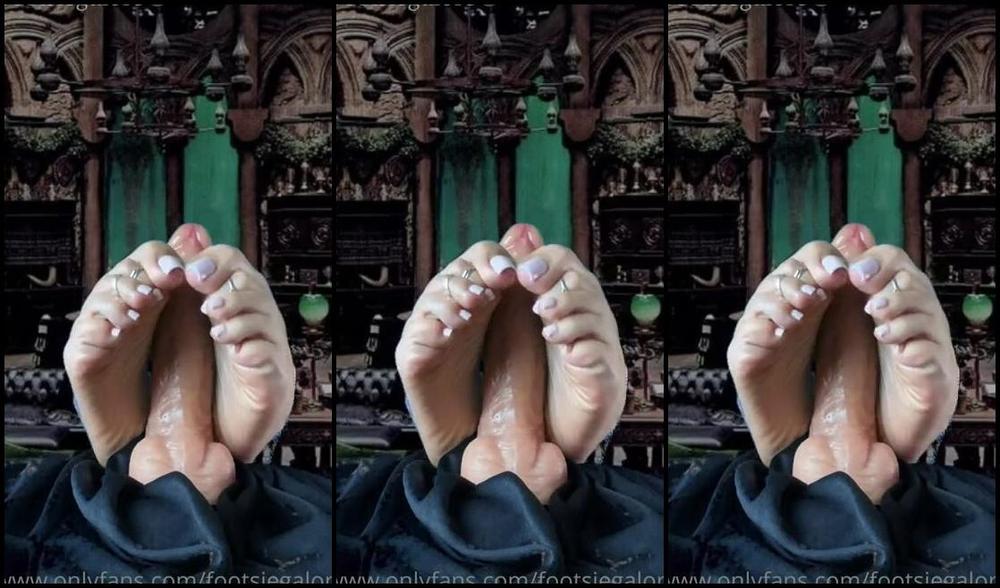 Footsiegalore Onlyfans Its Friday Night At Footsie Manor My Playful Tootsies Are On The Loose Again You Can Tell They Hav