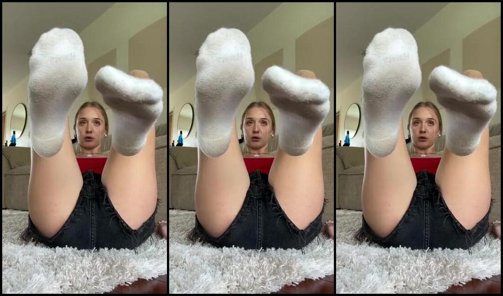 Goddess Kaylee Aka Xomaddykxo Onlyfans U Hangout W A New Girl She Finds Out U Have A Foot Fetish Actuallyp