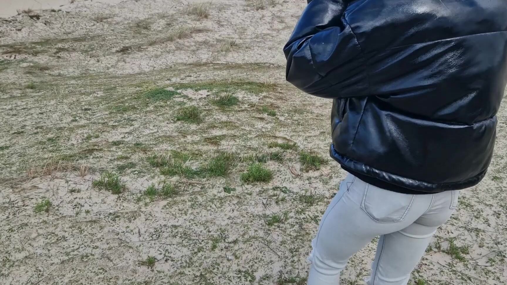 Linaroselina Giving Dares On The Beach