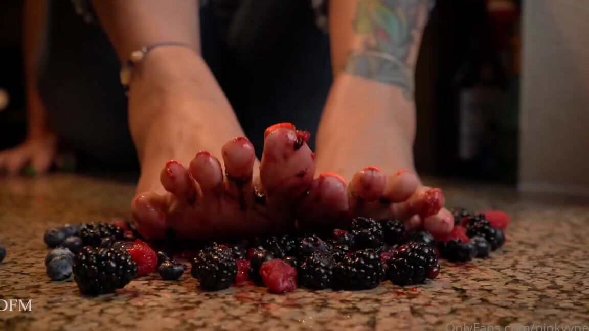 Pinkyyperfect Onlyfans Don T You Wish It Was You Under My Toes Instead Shot By Dfm Studios Yun