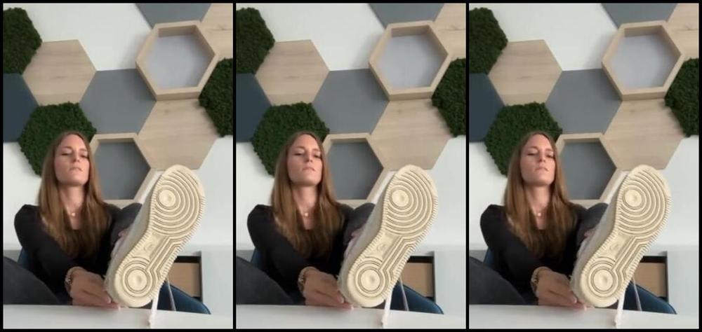 Indubiopronova Nicknamed Indubiopronova Onlyfans Look What I Was Up To During Lunch Break I Brought You Something Never Ending Mouth