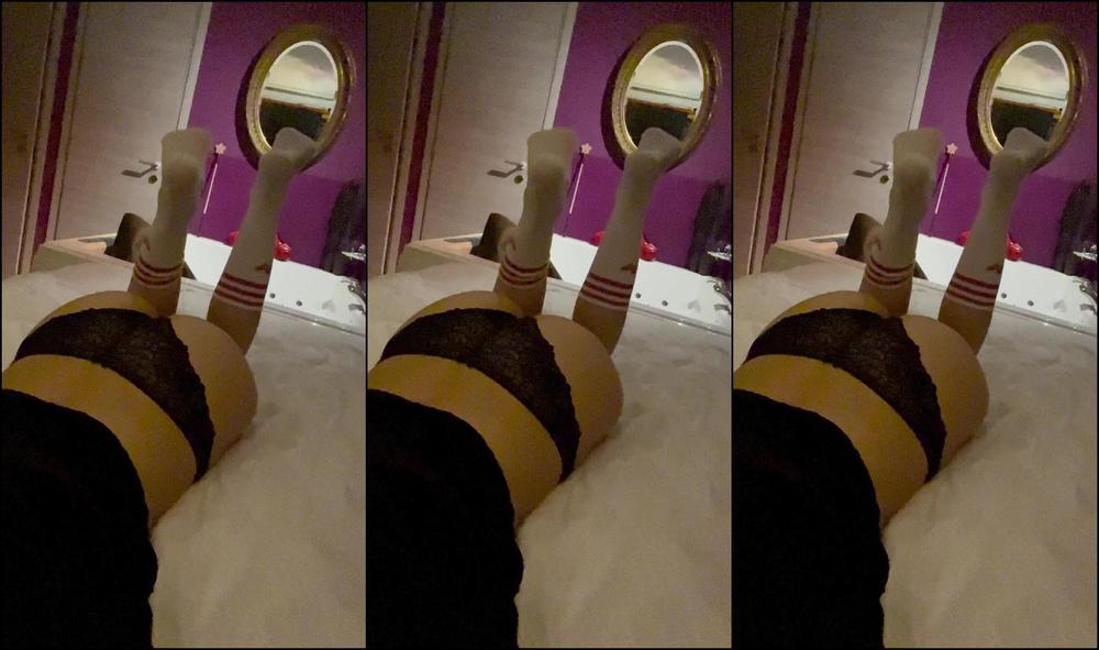 Mistress Gaia Annusate Le Mie Calze Sudate Smell My Sweaty Socks Socks