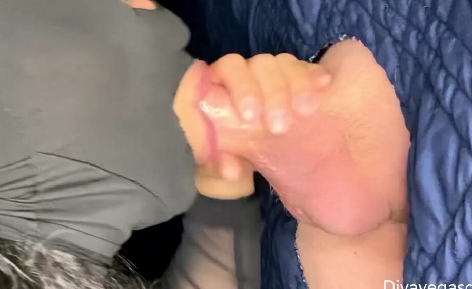 Divavegasgh Tall Shaky College Cock