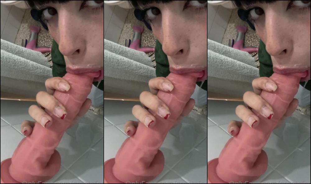 Hebii Un Bj Con Dildo Di Cm Immagina Il Tuo Cazzo Al Posto Del Dildo E Piano Piano Arr