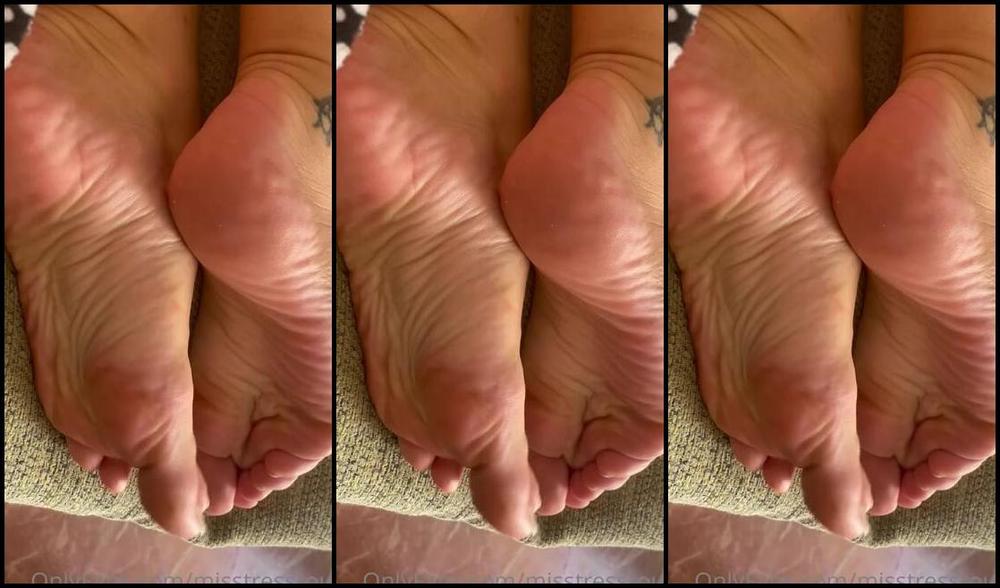 Gingeralesfeet Aka Misstressroux Onlyfans Enjoy My Wrinkly Soles