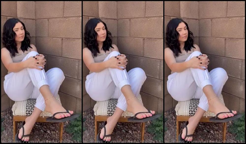 Petite Feet Penelope Aka Penelopestootsies739 Onlyfans Flip Flop Tease Toe Scrunches And Toe Wiggles