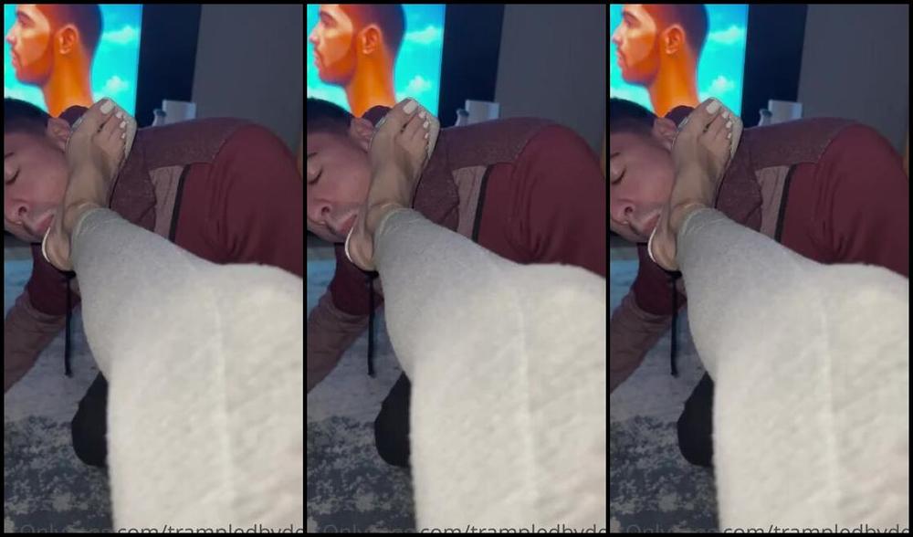 Goddess Nicknamed Trampledbydee Onlyfans I Bet You Wish You Were The One Sucking On My Heel