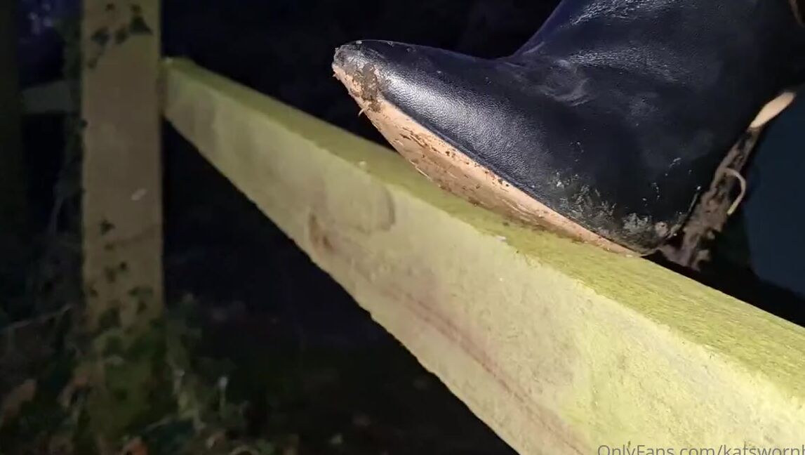 Kats Worn Heels Nicknamed Katswornheels Onlyfans So Most Girls When They Get Gifted A 700 Pair Of Casadei Blade Boots Theyd Probably