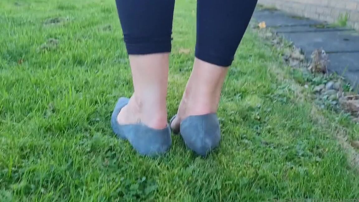 Kats Worn Heels Nicknamed Katswornheels Onlyfans Heel Sinking In My Very Stretched Well Worn Dirty Work Shoes