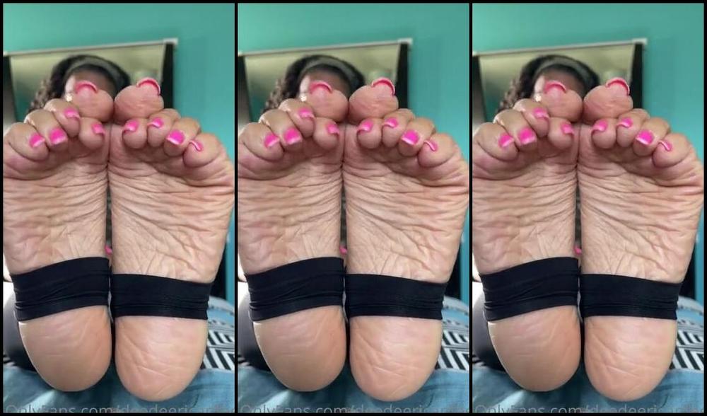 Deedeericanfeet Onlyfans As Requested In These New Cute Stirrup Leggings Thank U Hun