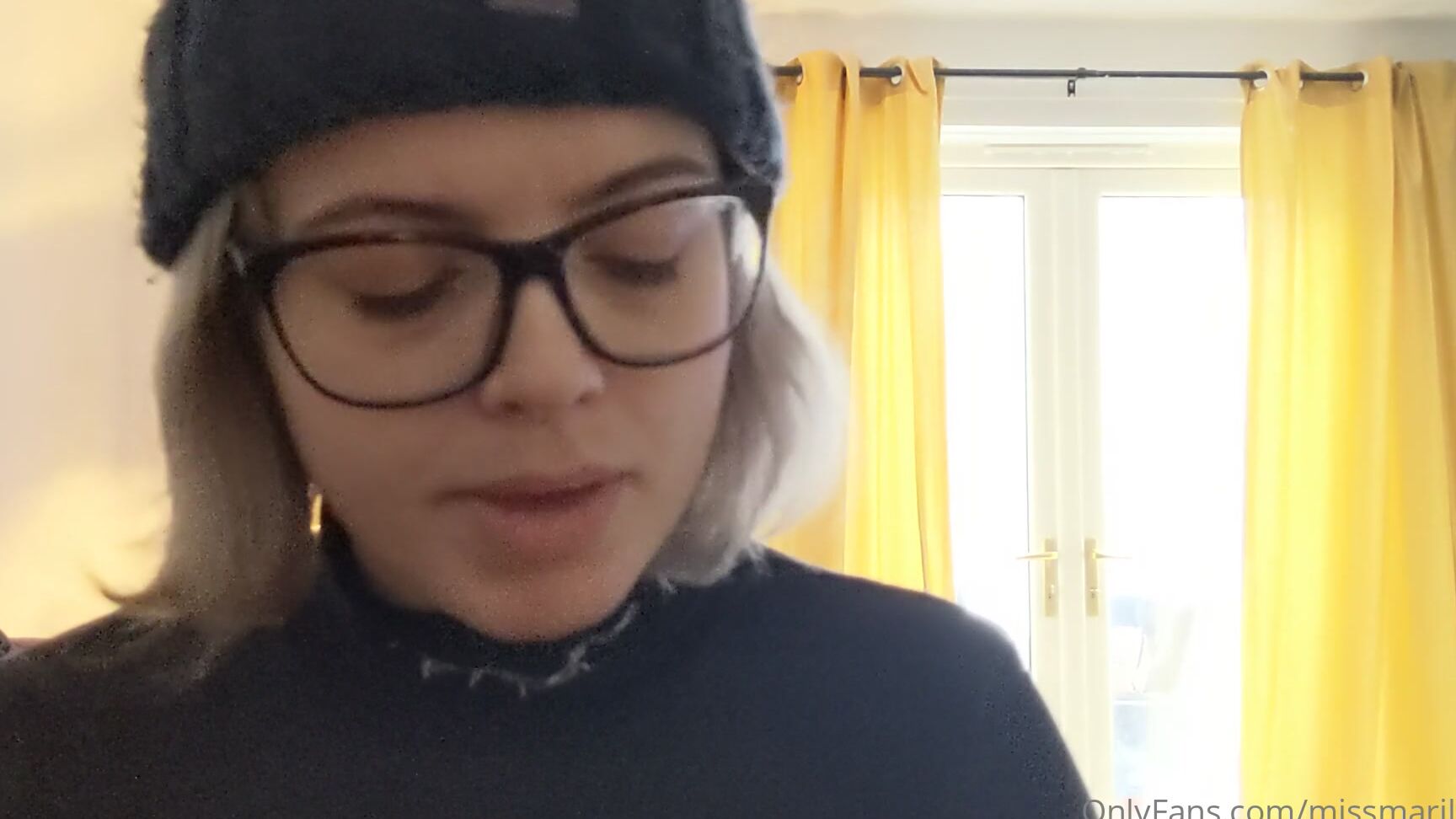 Missmarilynxx Forgive My Shoddy Piano Playing I Don T Actually Know How To Play So My Timing Is Terrib