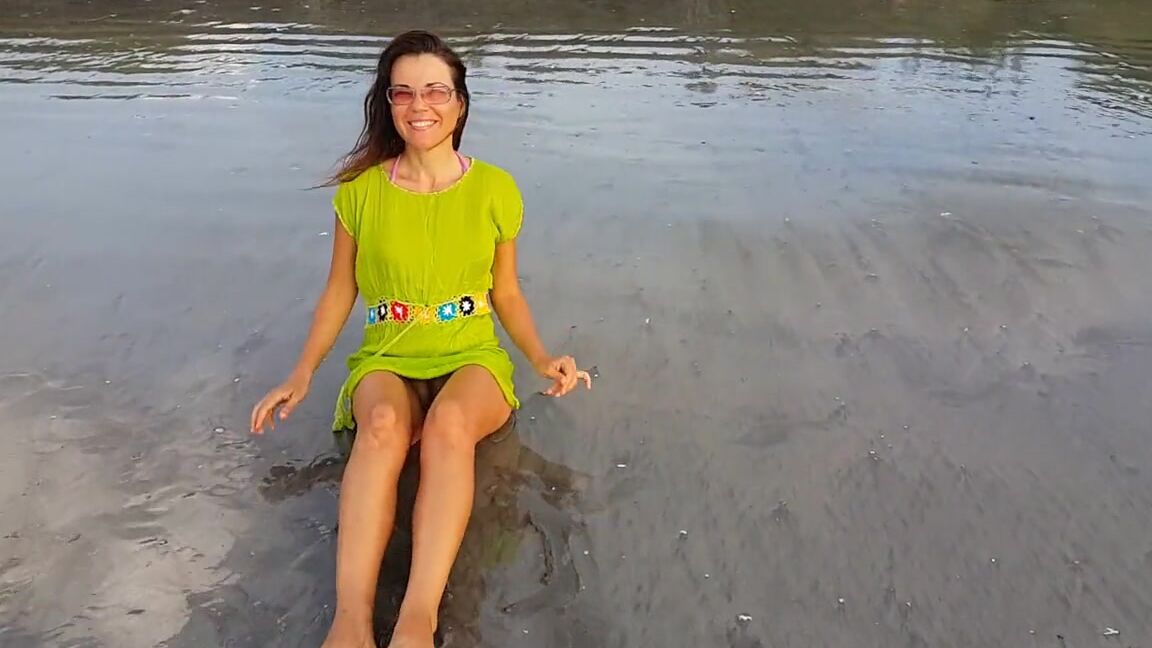 dream4angel up dress no panties and public flashing at crowded beach Pornhub