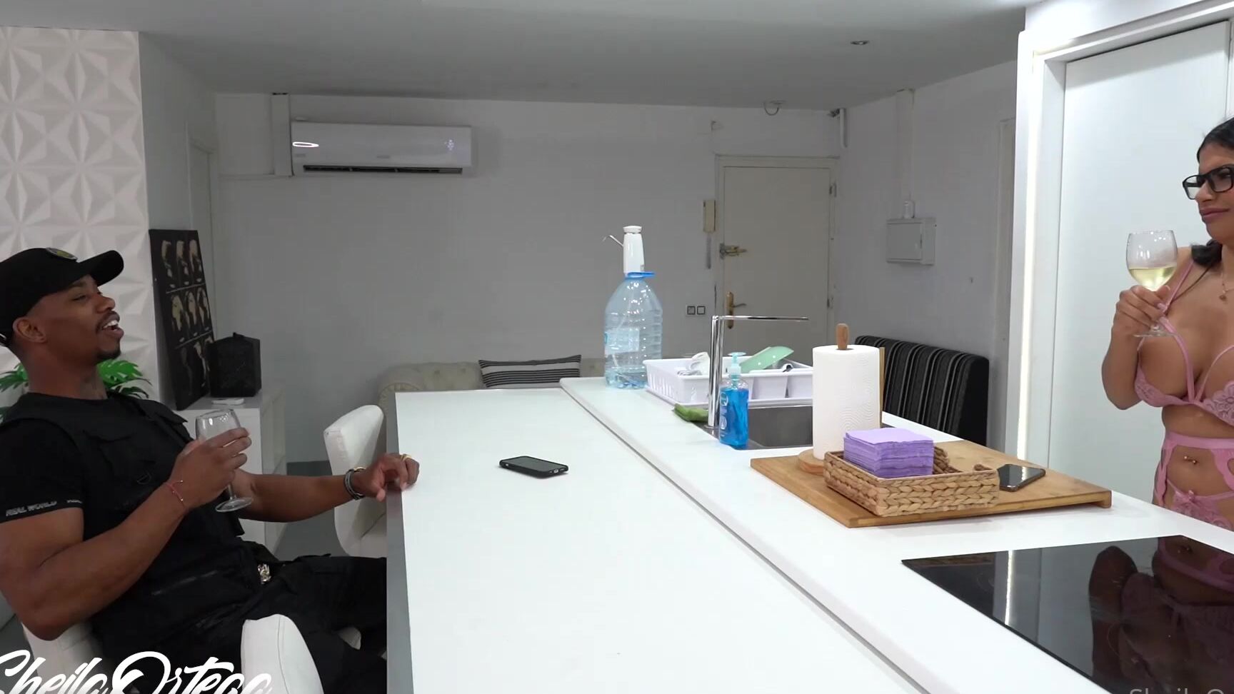 Sheilaortegaoff Y La Sorpresita Es Este Bomboncito De Chocolate Con Leche Dentro Que Llevaba Tant