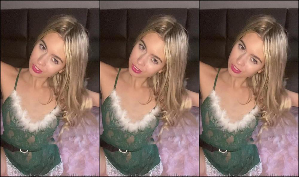 Jillkassidyy Festive Stripper Jill Your Service