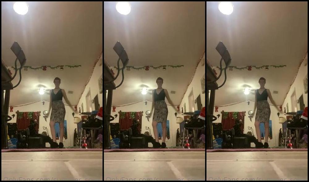 Summer Solesis Nicknamed Summer Solesis Onlyfans Strutting My Stuff