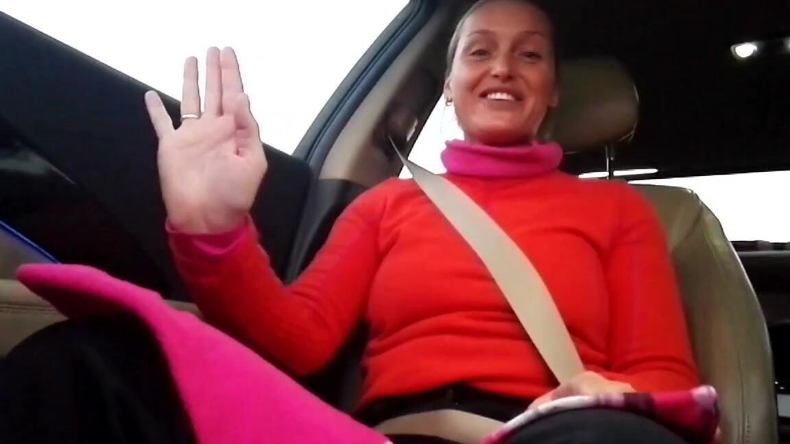 Kathianobilixx Findom 12 14 2018 Onlyfans Video Undressing The Onion